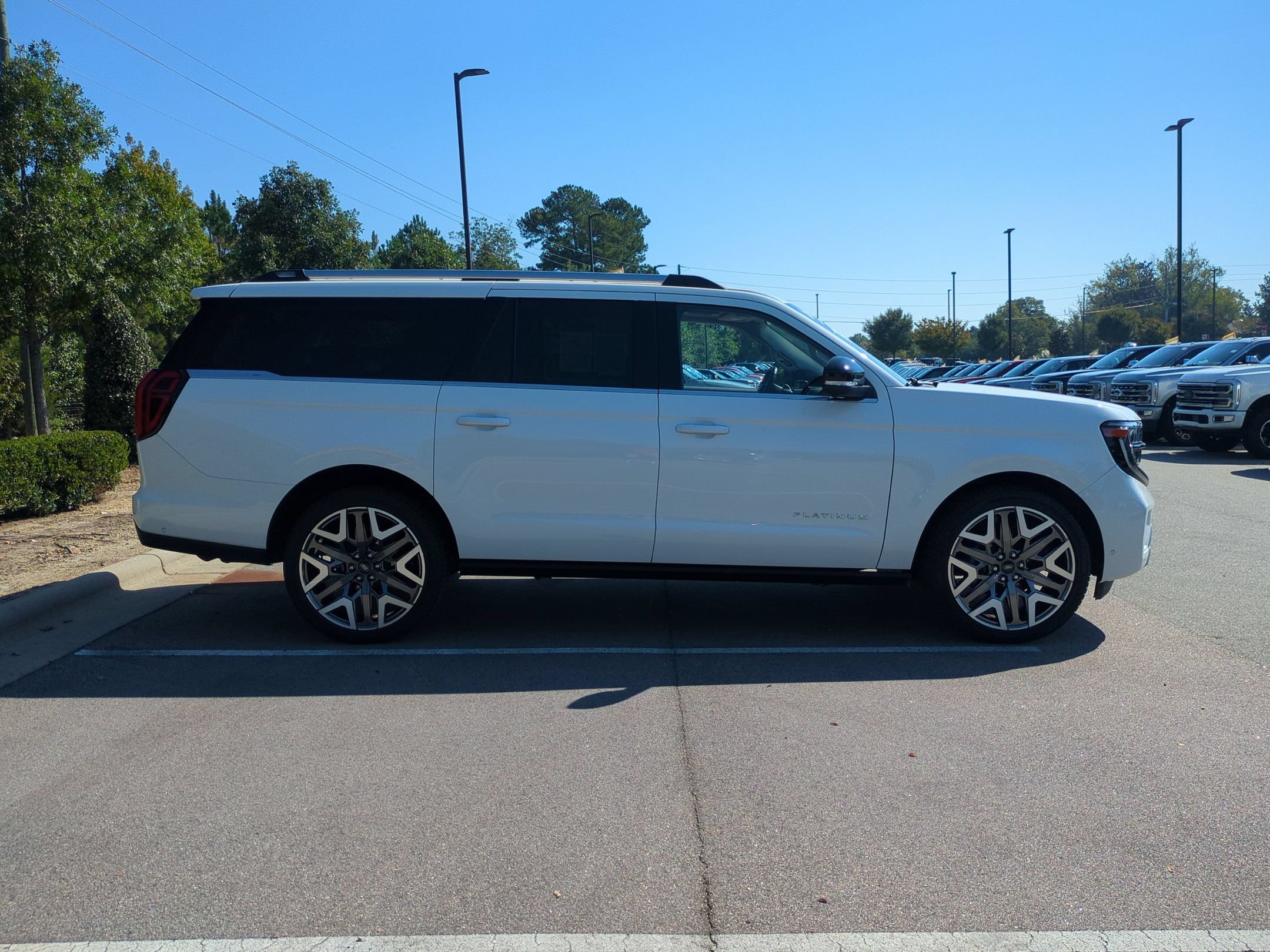 Certified 2025 Ford Expedition Max Platinum w/ Platinum Ultimate Package AWD/4WD image 3
