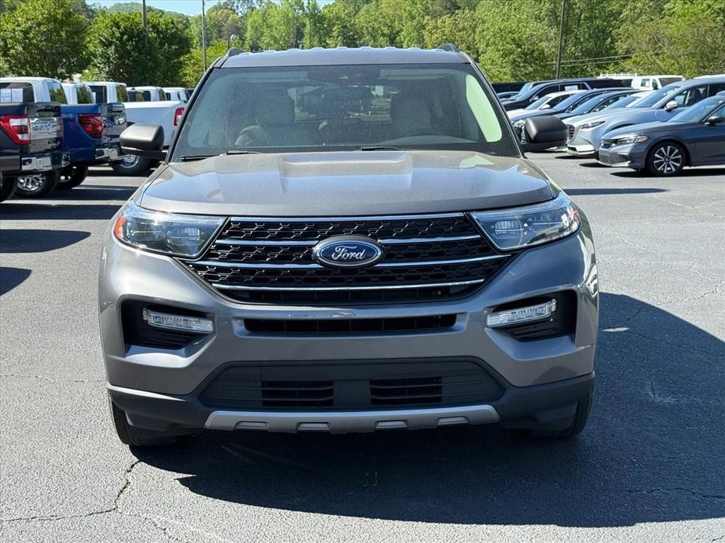 Certified 2022 Ford Explorer XLT w/ Equipment Group 202A RWD image 9