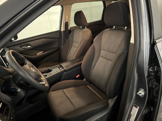 Used 2024 Nissan Rogue SV FWD image 17