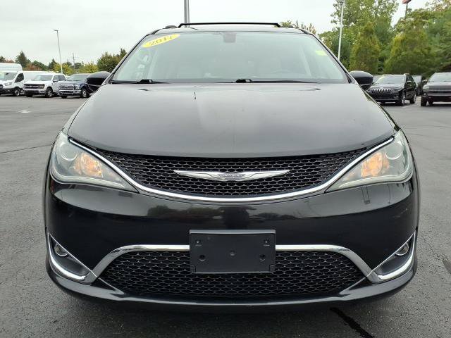 Used 2017 Chrysler Pacifica Touring-L Plus FWD image 2