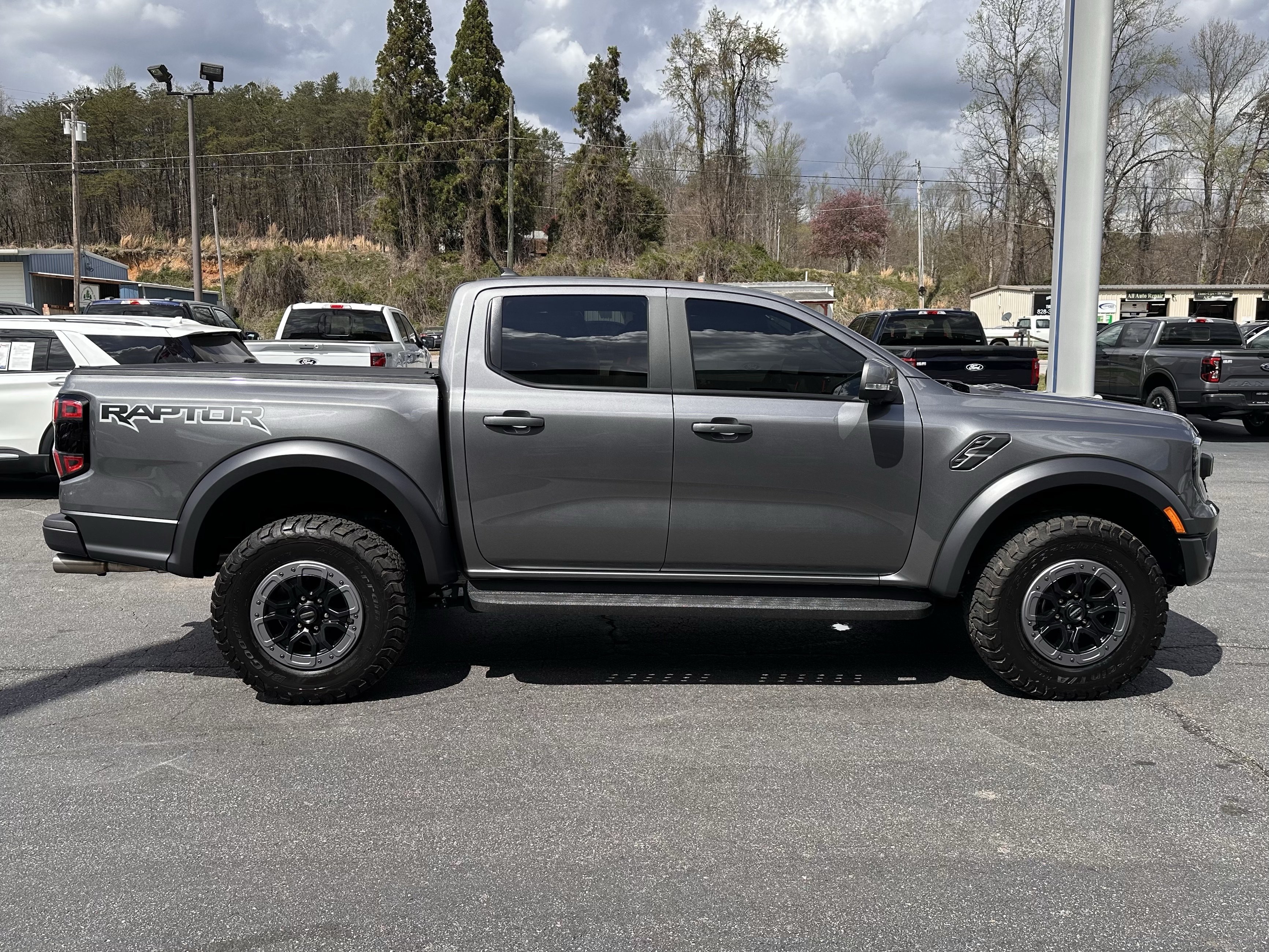 Certified 2025 Ford Ranger Raptor AWD/4WD image 5