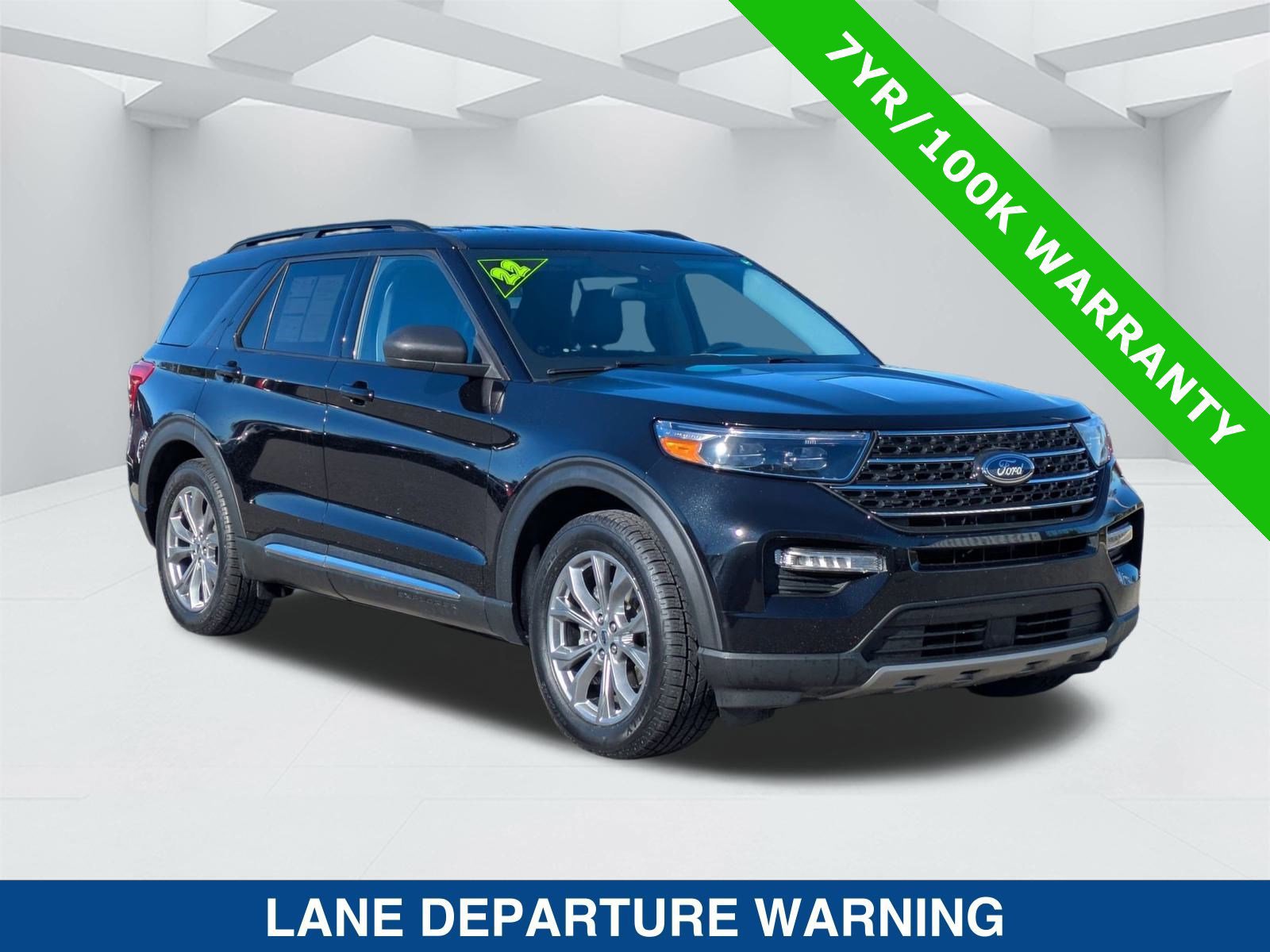 Certified 2022 Ford Explorer XLT w/ Equipment Group 202A image 7