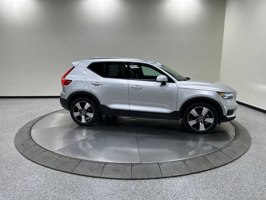 Used 2019 Volvo XC40 T5 Momentum AWD/4WD image 6
