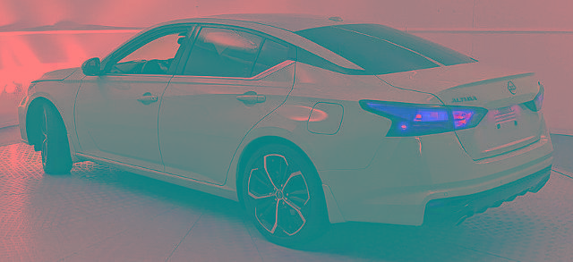 Used 2024 Nissan Altima 2.5 SR w/ SR Premium Package image 3