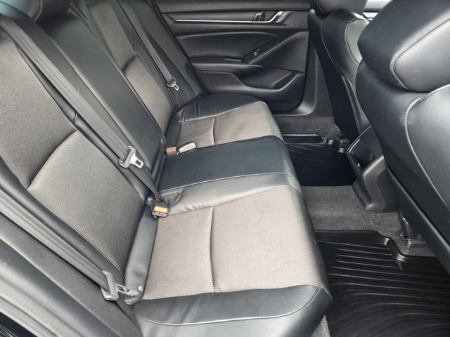Used 2018 Honda Accord Sport image 29