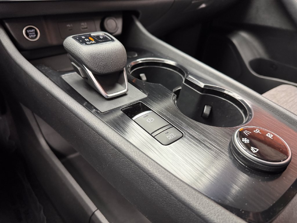Used 2023 Nissan Rogue SV AWD/4WD image 19