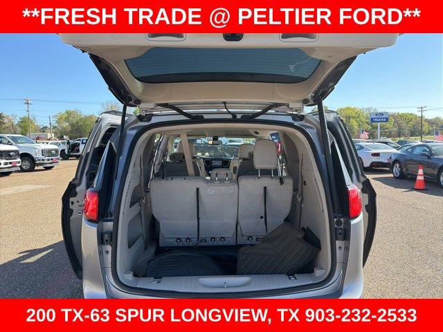Used 2019 Chrysler Pacifica Touring-L Plus w/ Tire & Wheel Group image 10