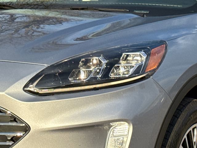 Certified 2022 Ford Escape Titanium FWD image 4