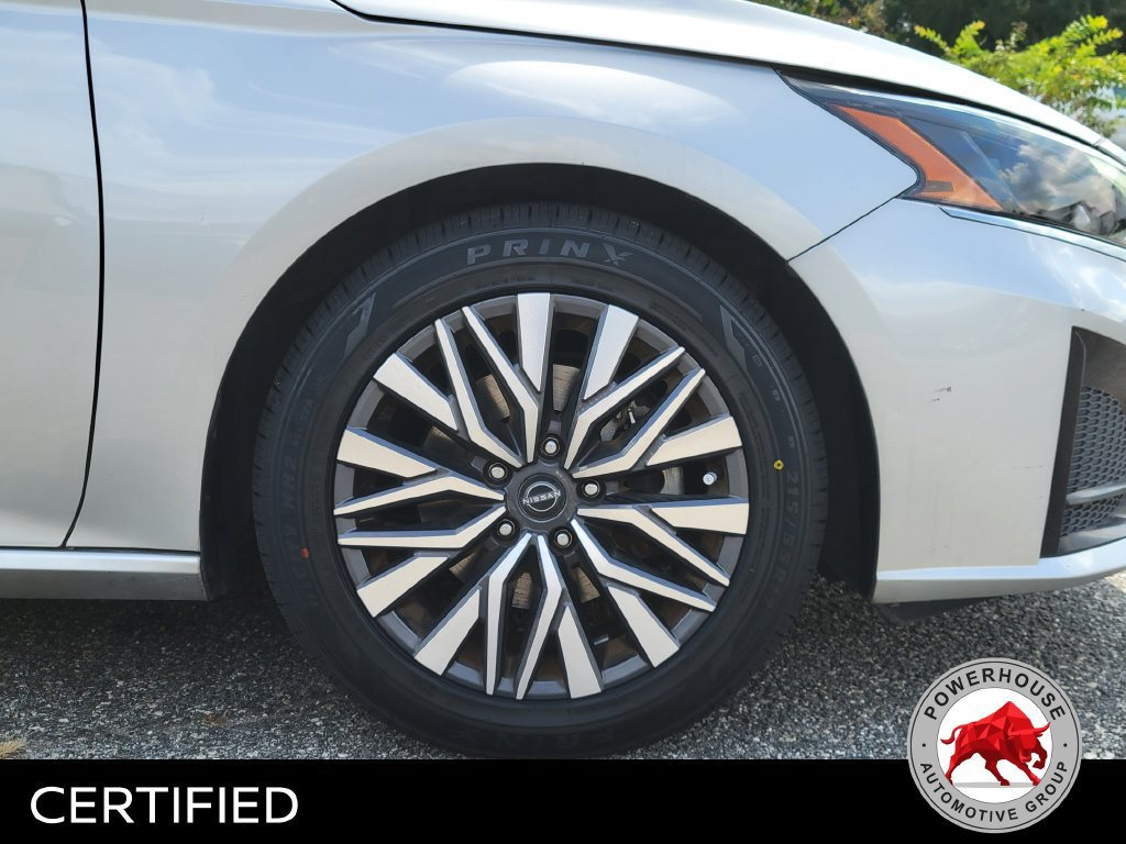 Used 2023 Nissan Altima 2.5 SV FWD image 12