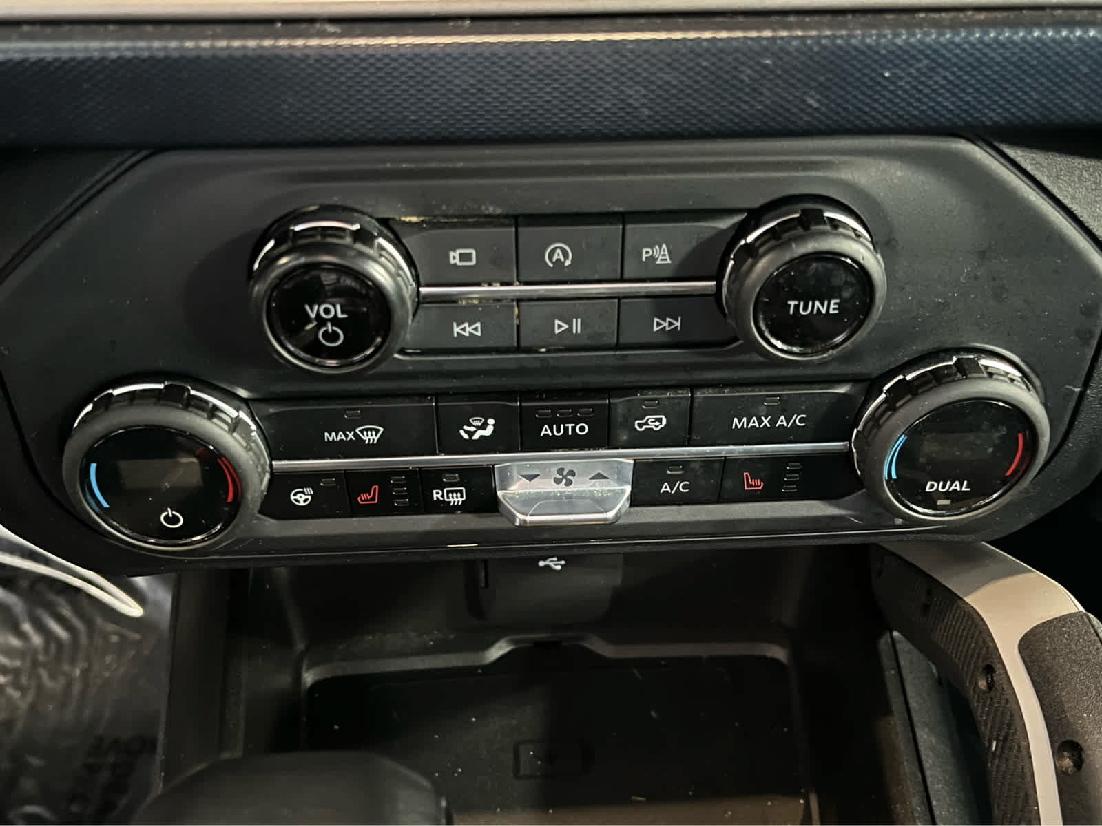 Certified 2023 Ford Bronco Outer Banks w/ Sasquatch Package AWD/4WD image 12