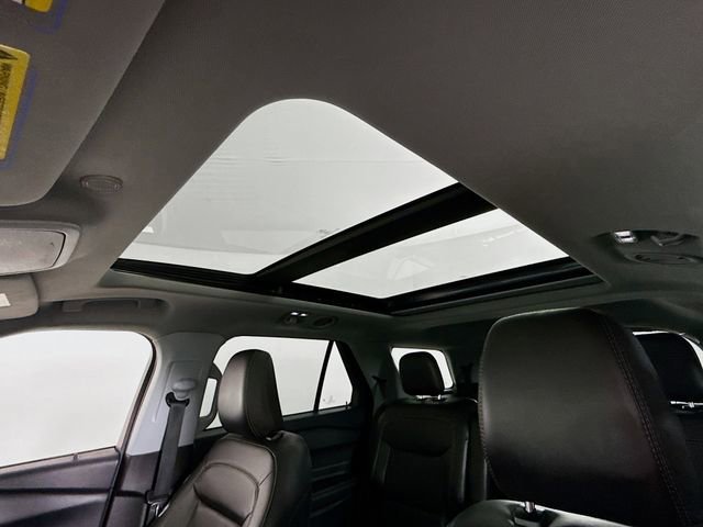 Certified 2022 Ford Explorer XLT w/ Equipment Group 202A image 21