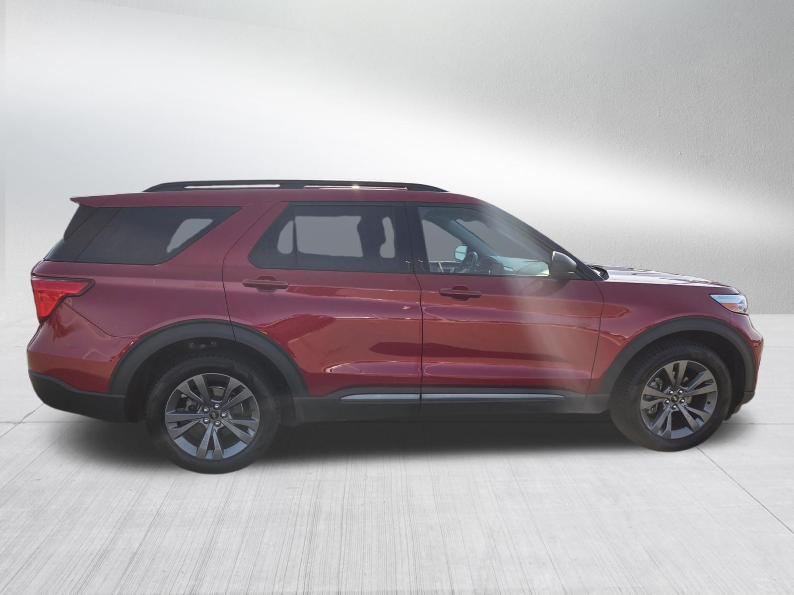 Certified 2021 Ford Explorer XLT w/ Equipment Group 202A AWD/4WD image 8