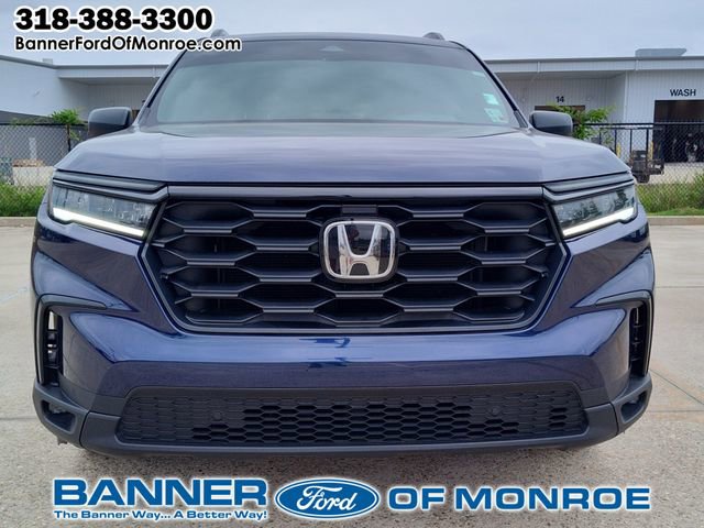 Used 2025 Honda Pilot Sport image 11