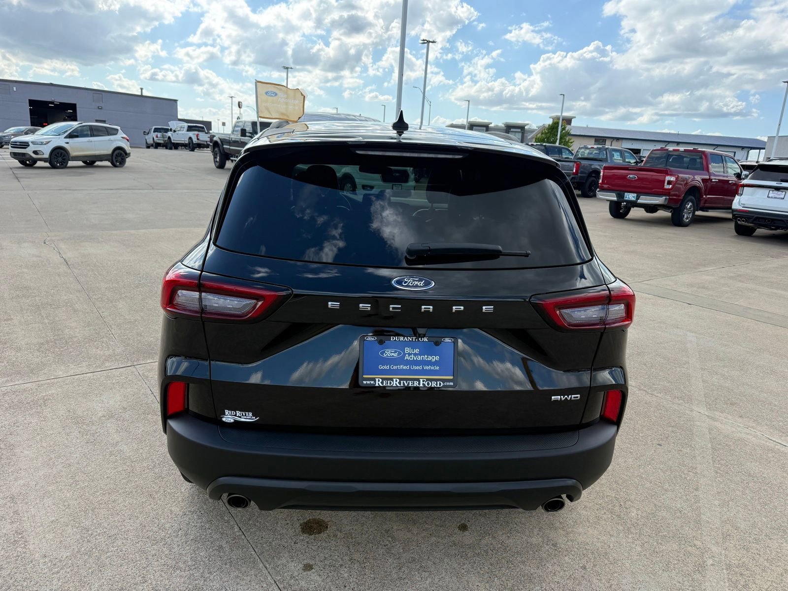Certified 2025 Ford Escape ST-Line Select AWD/4WD image 4