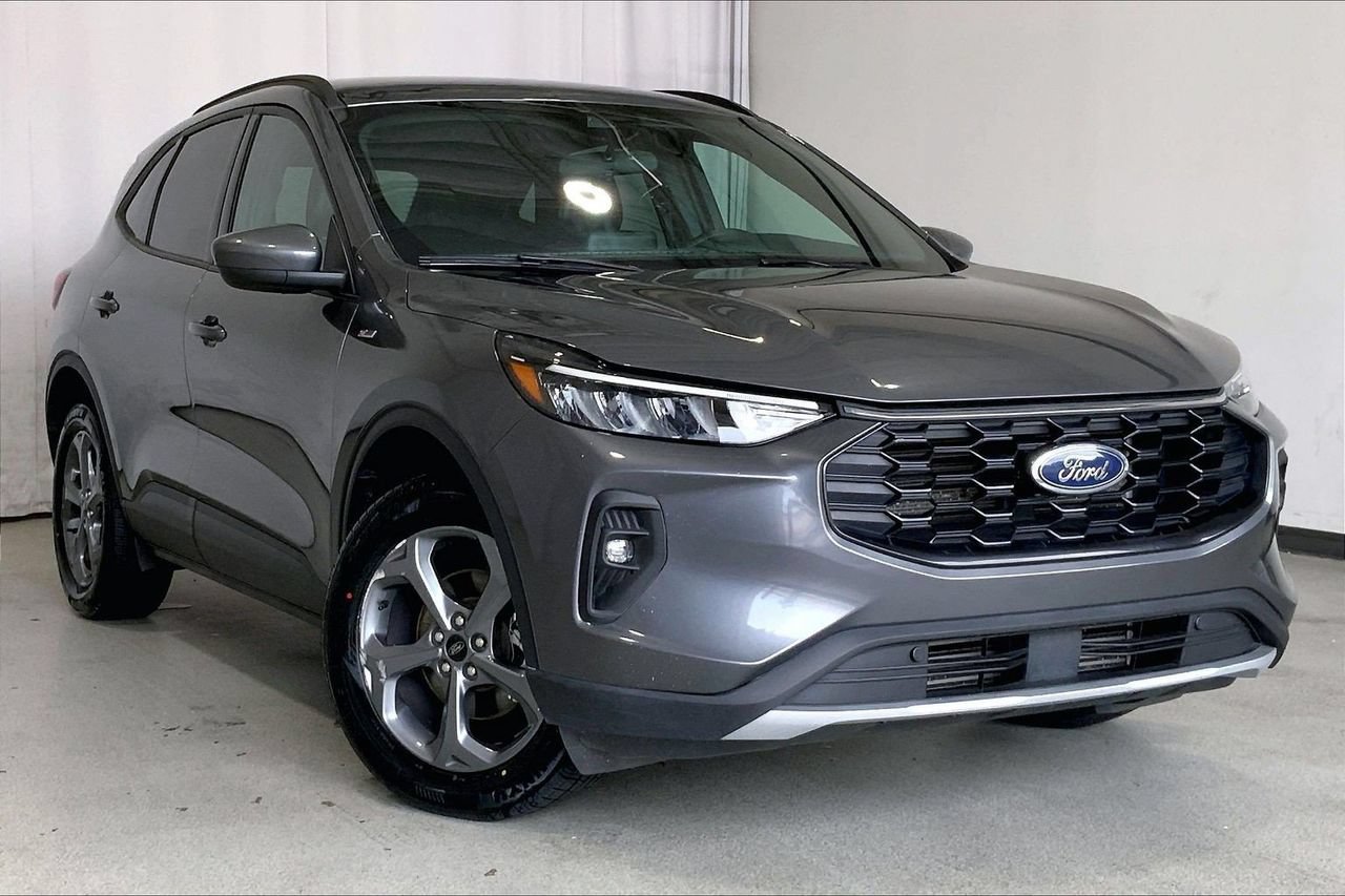 Certified 2025 Ford Escape ST-Line Select AWD/4WD image 34
