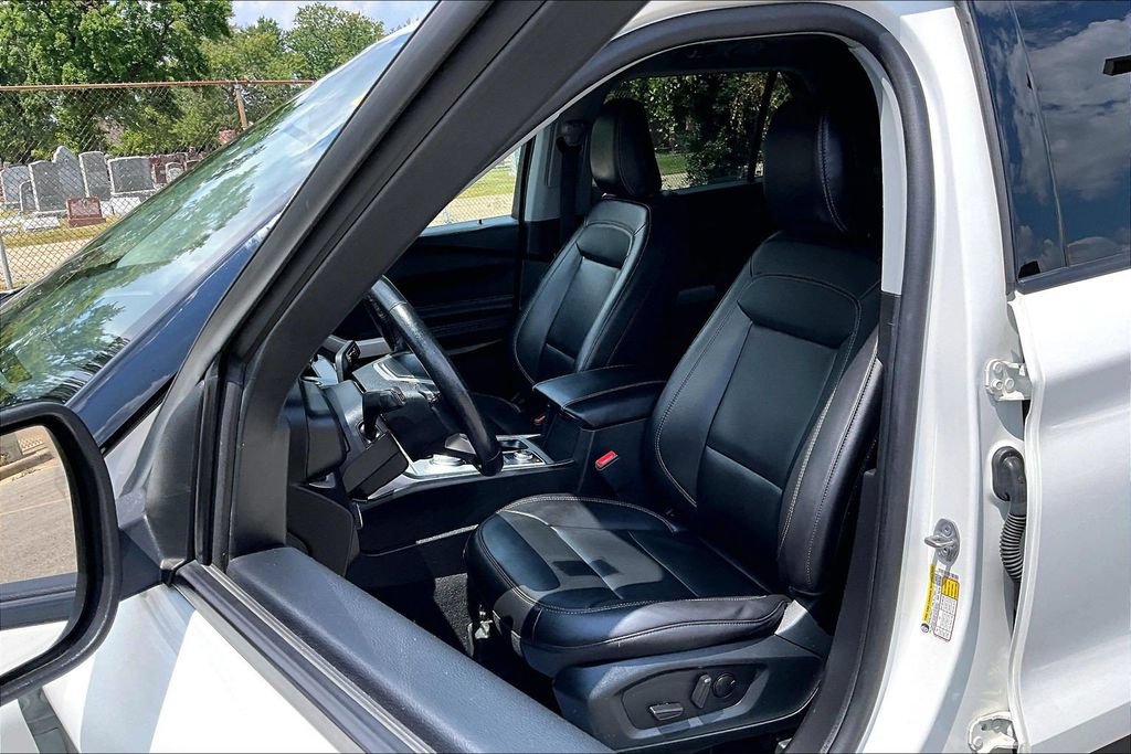 Certified 2023 Ford Explorer XLT w/ Equipment Group 202A AWD/4WD image 24