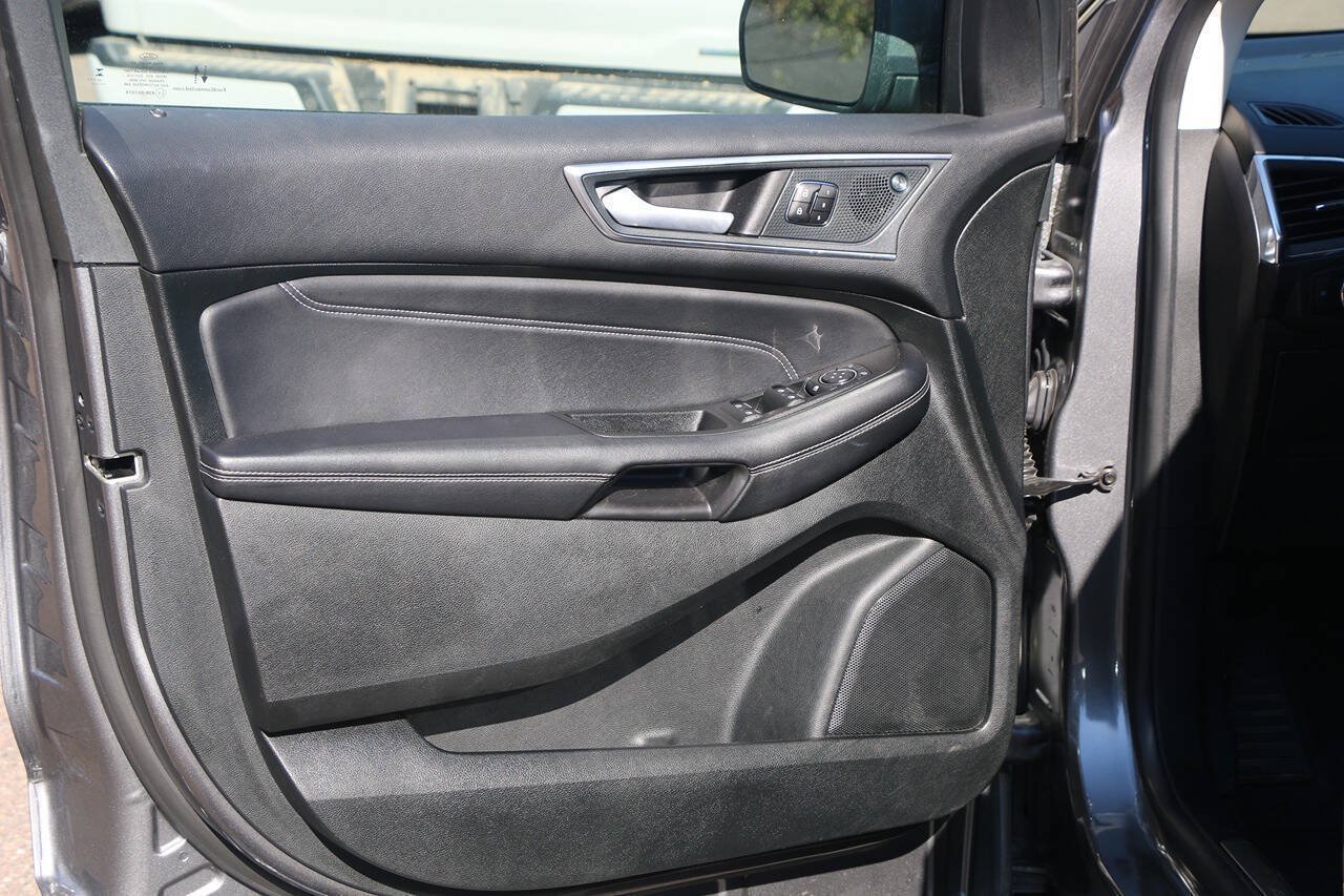 Certified 2024 Ford Edge Titanium AWD/4WD image 32