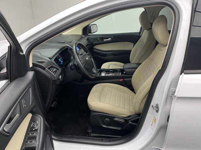 Certified 2019 Ford Edge SE w/ Cargo Accessory Package AWD/4WD image 3