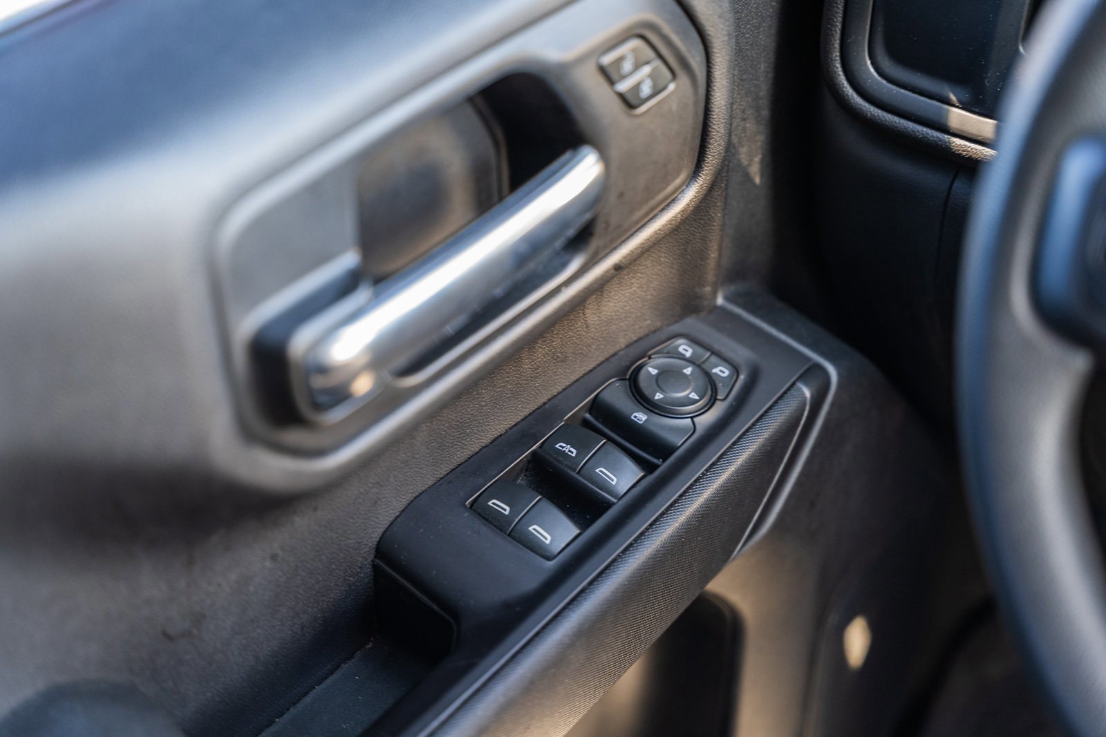 Used 2020 Chevrolet Silverado 1500 Custom w/ Custom Value Package image 28