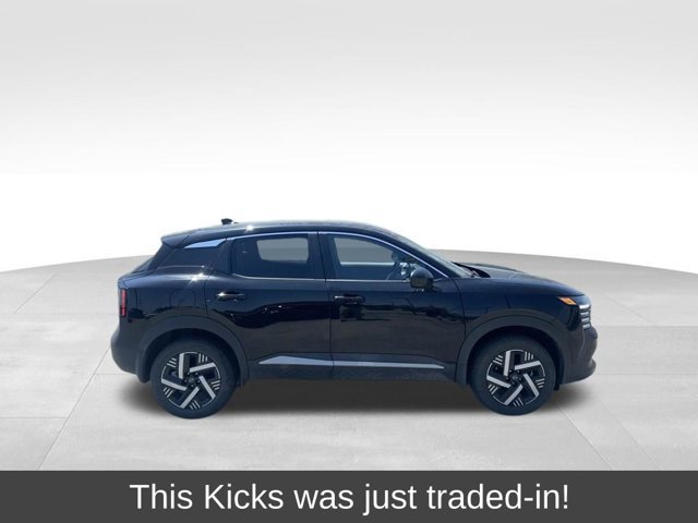 Used 2025 Nissan Kicks SV FWD image 1