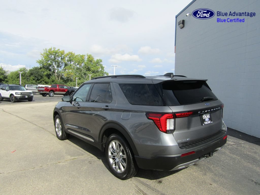 Certified 2025 Ford Explorer Active w/ Active Comfort Package AWD/4WD image 5
