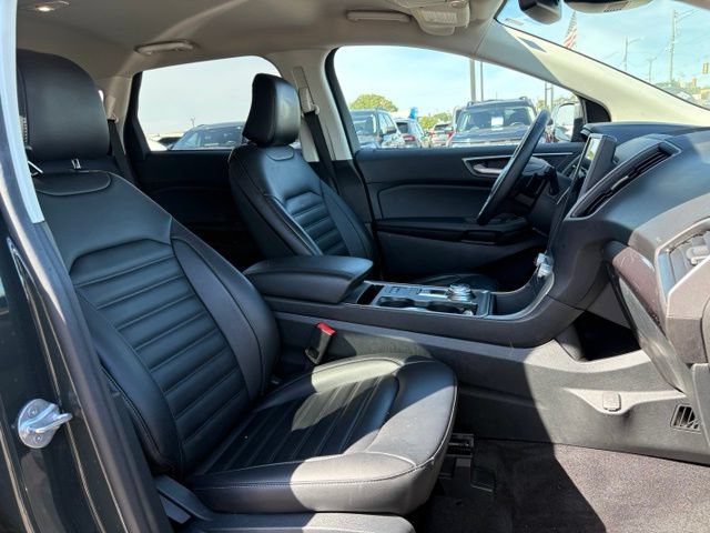 Certified 2024 Ford Edge SEL w/ Convenience Package AWD/4WD image 3