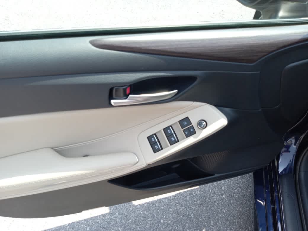Used 2021 Toyota Avalon XLE FWD image 13