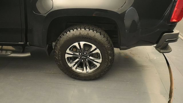 Used 2022 Chevrolet Colorado Z71 AWD/4WD image 9