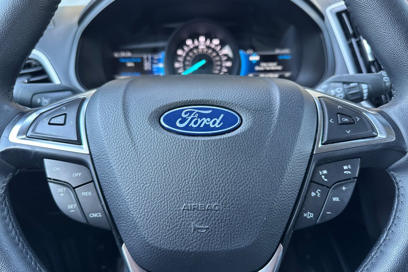 Certified 2024 Ford Edge SEL w/ Convenience Package AWD/4WD image 24