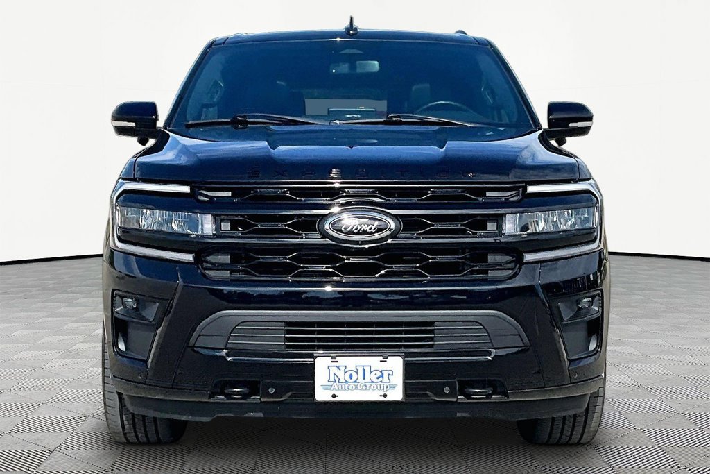 Certified 2024 Ford Expedition Limited AWD/4WD image 3