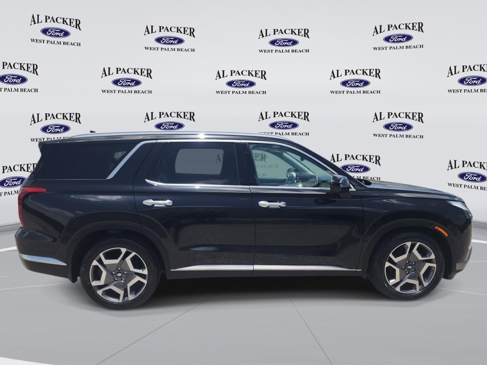 Used 2024 Hyundai Palisade Limited FWD image 6