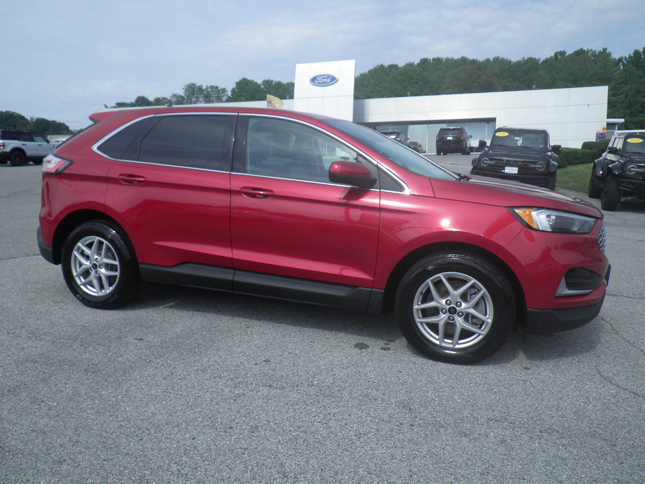 Certified 2024 Ford Edge SEL AWD/4WD image 8