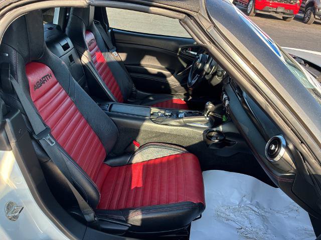 Used 2020 FIAT 124 Spider Abarth w/ Convenience Group RWD image 14