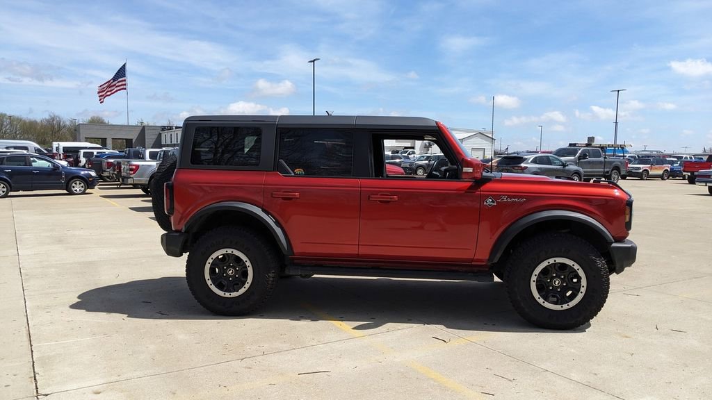 Certified 2022 Ford Bronco Outer Banks w/ Sasquatch Package AWD/4WD image 2