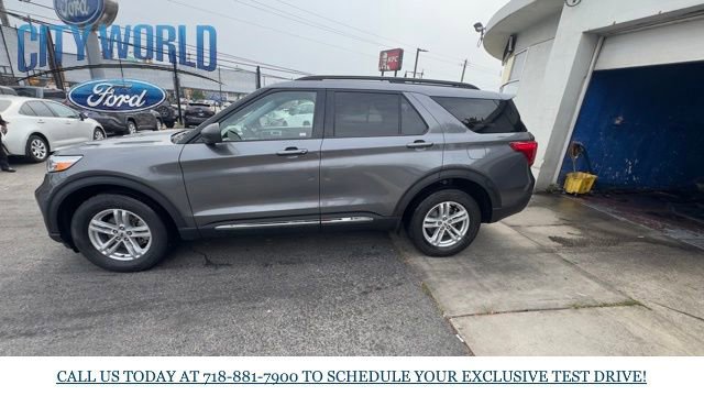 Certified 2022 Ford Explorer XLT w/ Equipment Group 202A image 6
