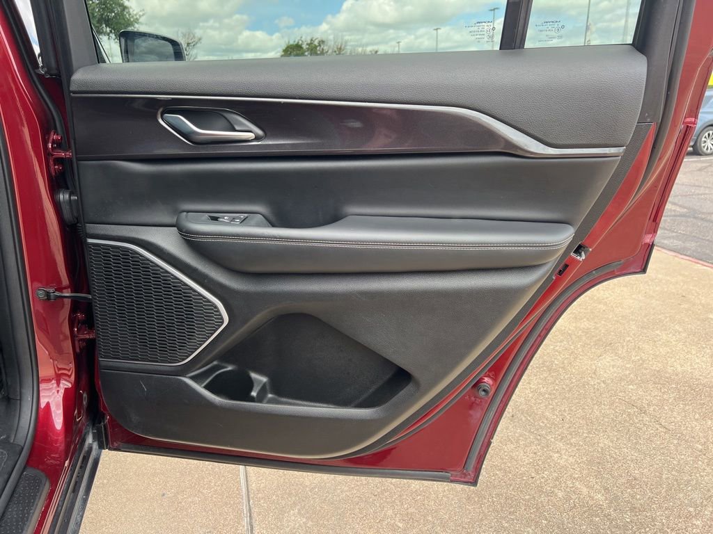 Used 2022 Jeep Grand Cherokee L Laredo AWD/4WD image 14
