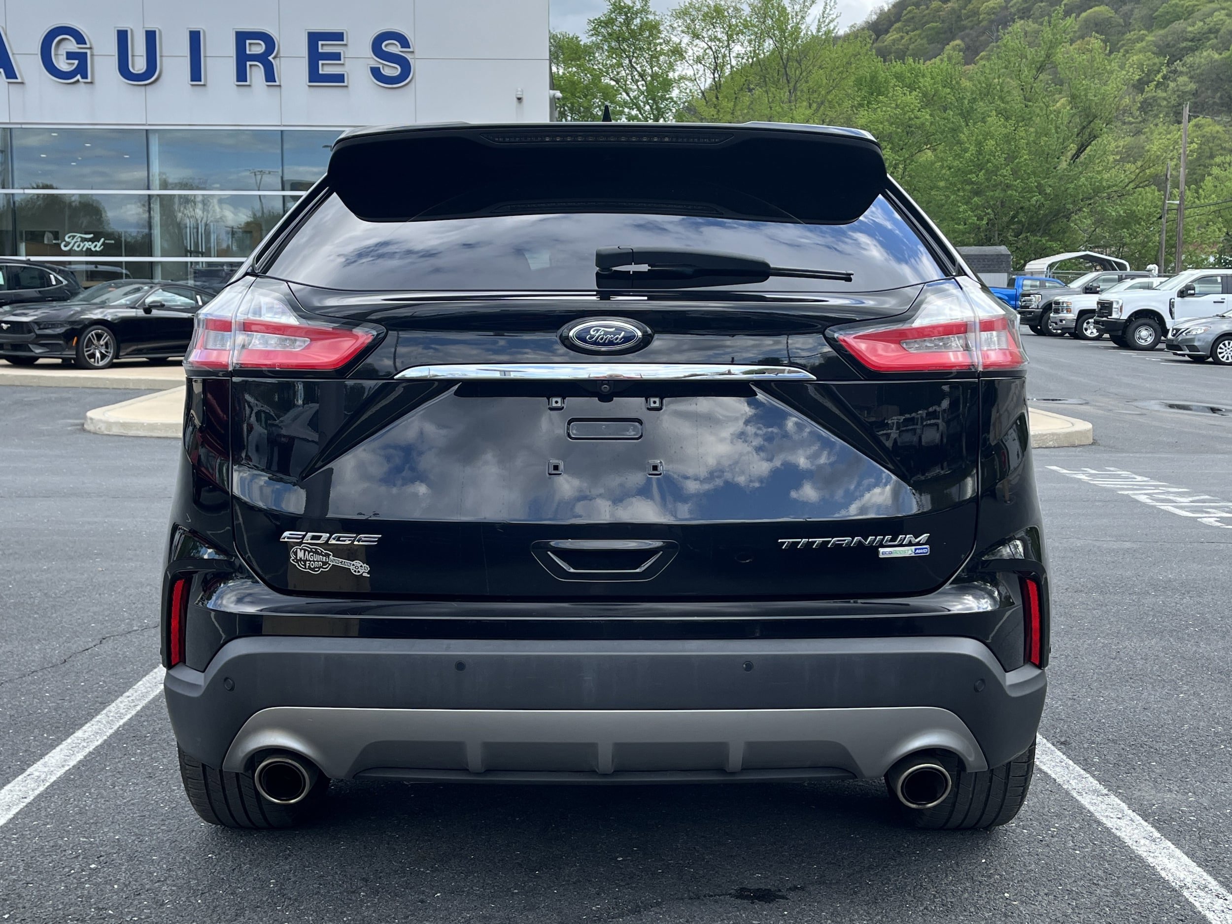 Certified 2019 Ford Edge Titanium w/ Equipment Group 301A AWD/4WD image 5