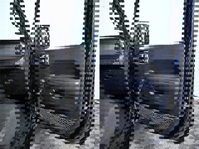 Used 2022 Jeep Wrangler Sport image 10