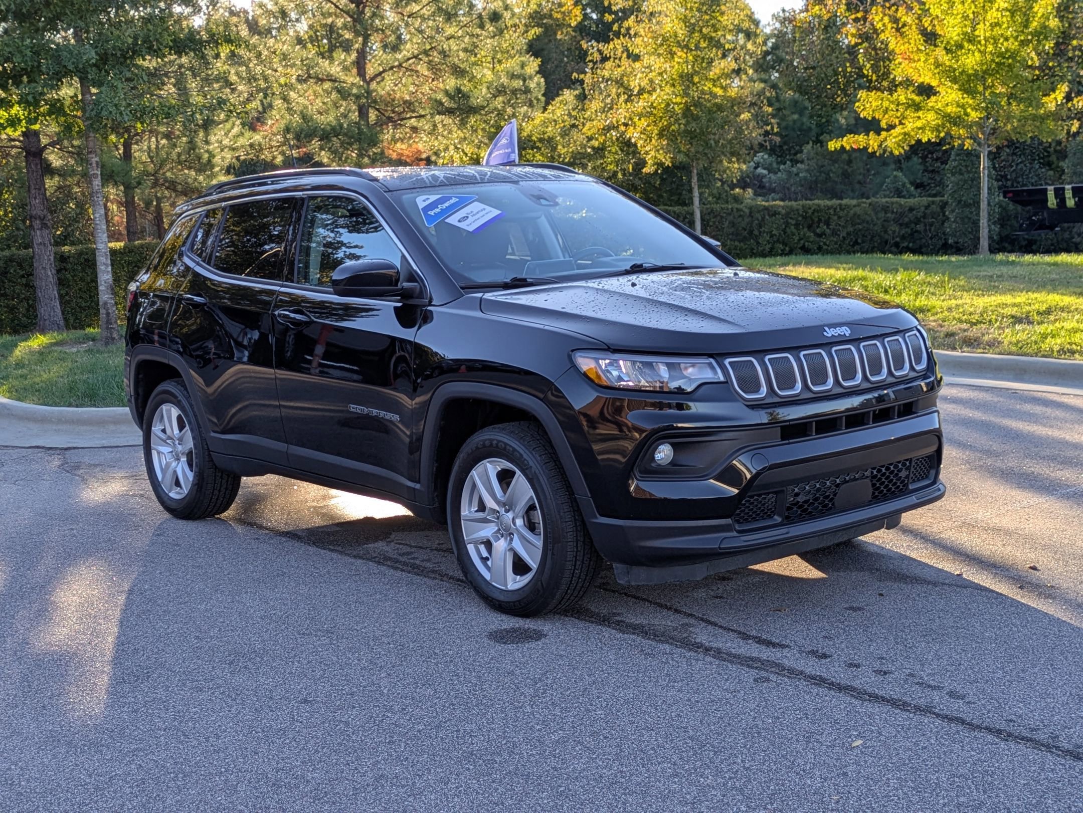 Used 2022 Jeep Compass Latitude image 10
