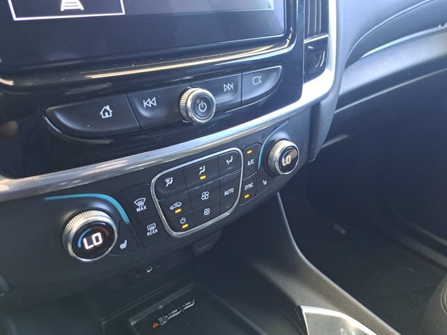 Used 2022 Chevrolet Traverse LT FWD image 12
