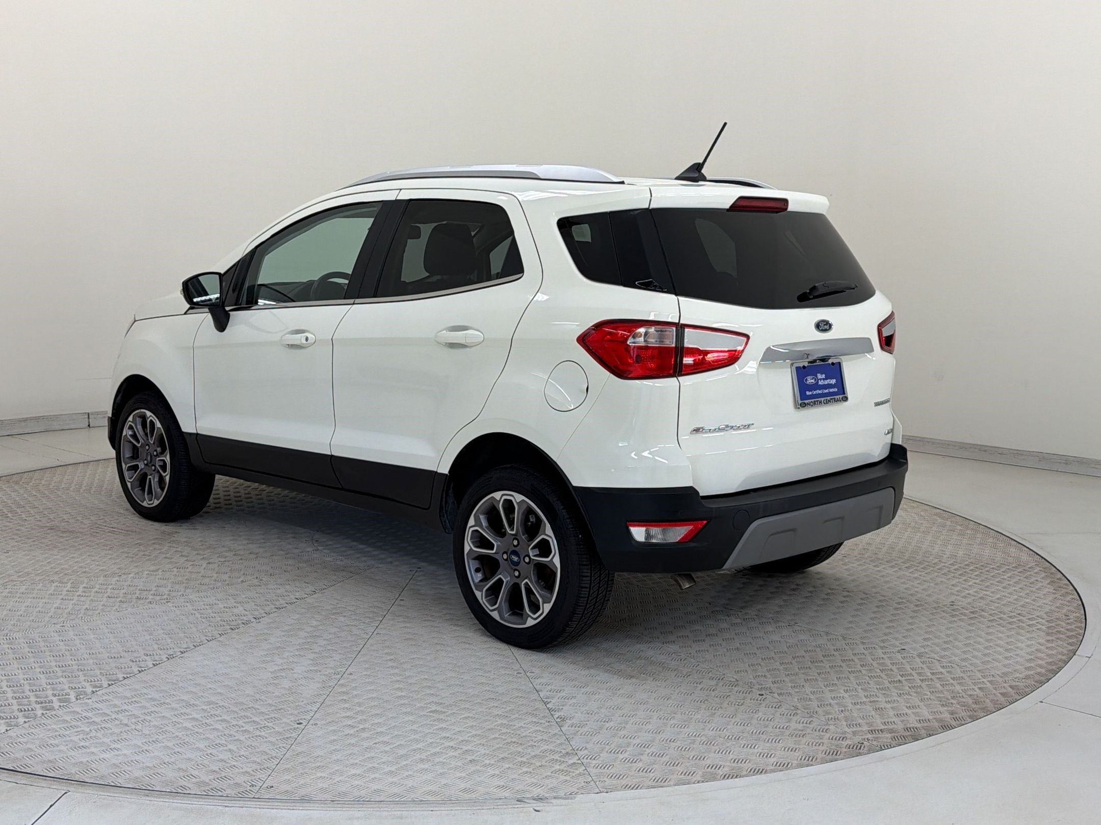 Certified 2021 Ford EcoSport Titanium AWD/4WD image 3
