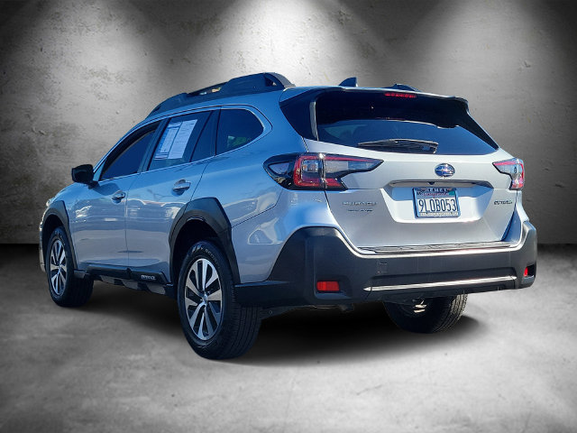 Used 2024 Subaru Outback Premium AWD/4WD image 4