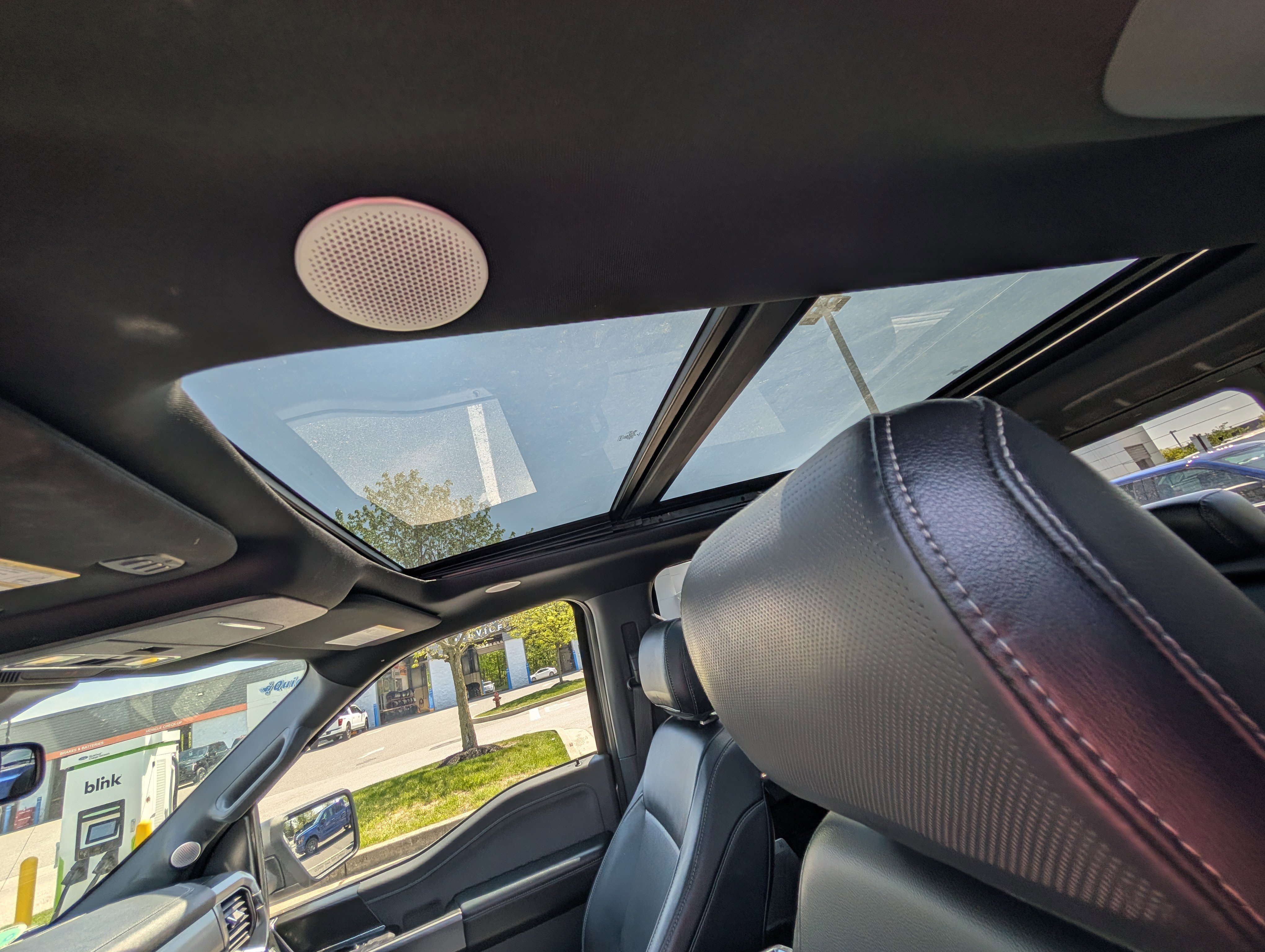 Certified 2022 Ford F150 Lariat w/ Equipment Group 502A High image 18