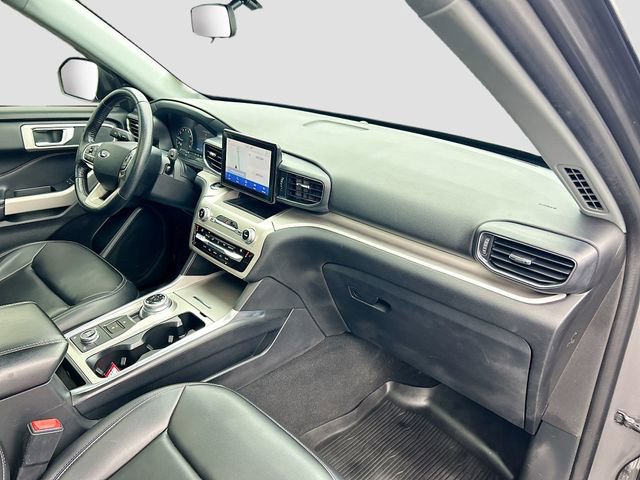 Certified 2021 Ford Explorer XLT w/ Equipment Group 202A image 33