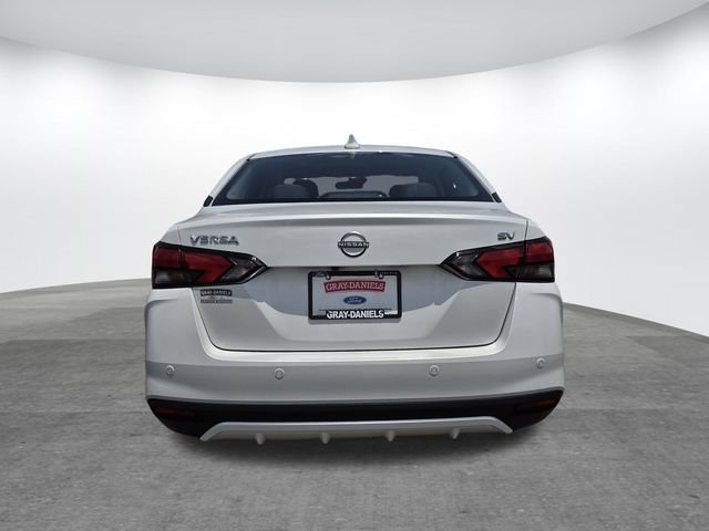Used 2023 Nissan Versa SV FWD image 5