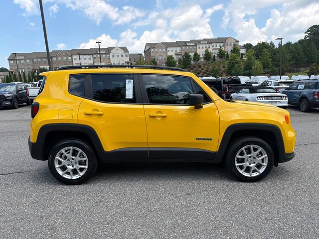 Used 2023 Jeep Renegade Latitude w/ Sun & Fun Group AWD/4WD image 8