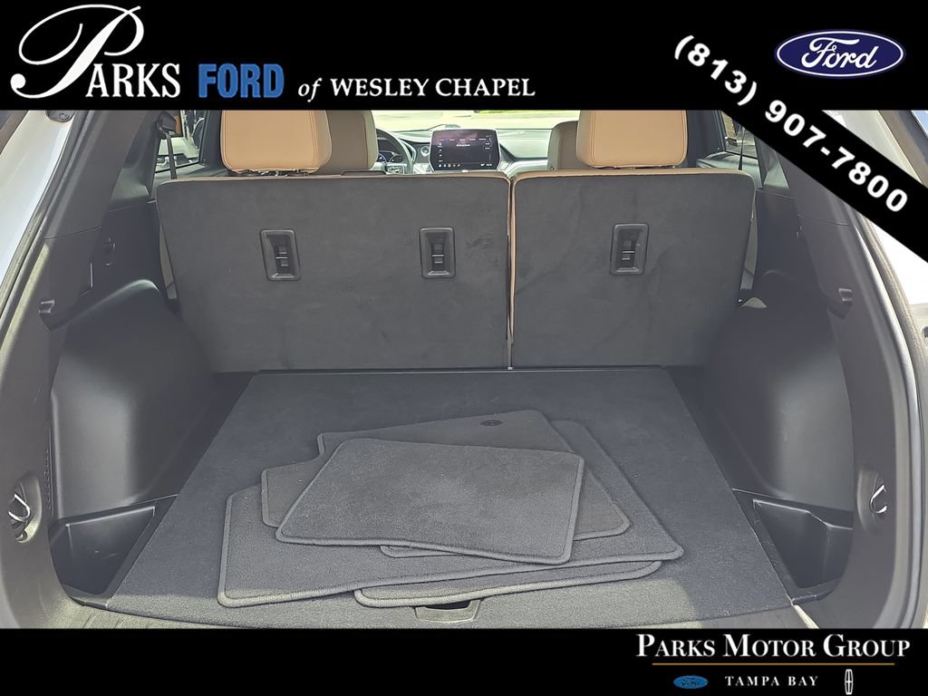 Used 2024 Chevrolet Blazer Premier w/ Enhanced Convenience Package FWD image 8