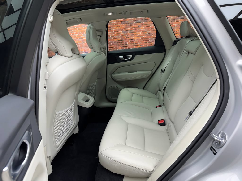 Used 2024 Volvo XC60 B5 Core w/ Protection Package Premier AWD/4WD image 23