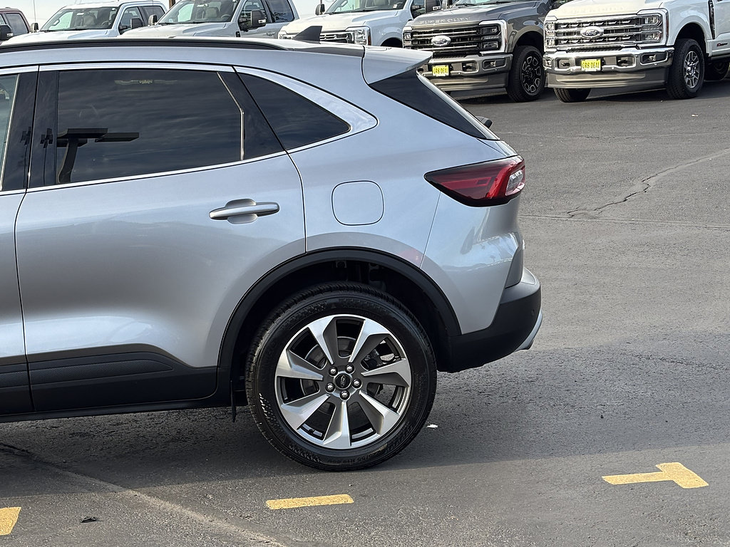 Certified 2024 Ford Escape Platinum AWD/4WD image 11