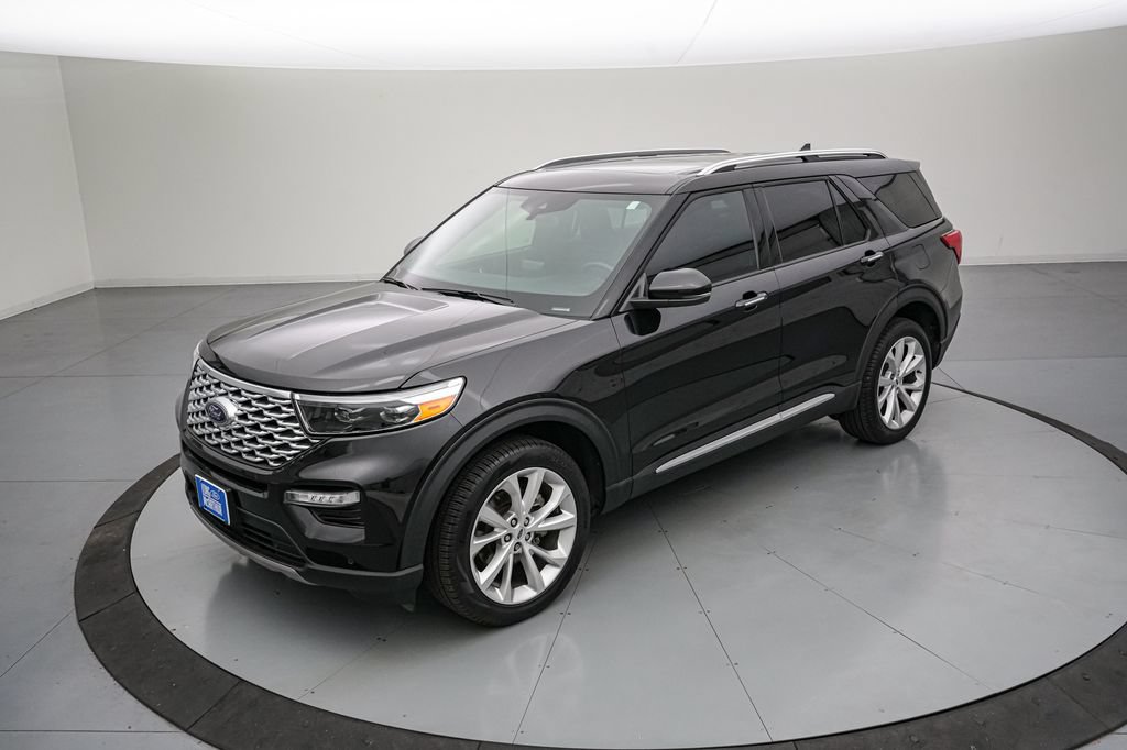 Certified 2024 Ford Explorer Platinum w/ Technology Package AWD/4WD image 8